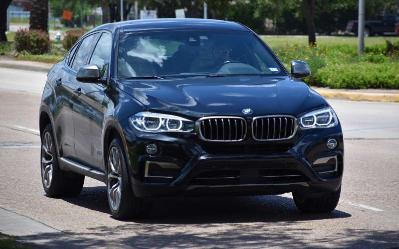 bmw-x5-7309969_1920.jpg
