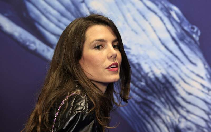 Prikupna Charlotte Casiraghi kar ne mora uživati v nosečnosti