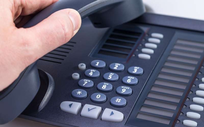 telefon.jpg