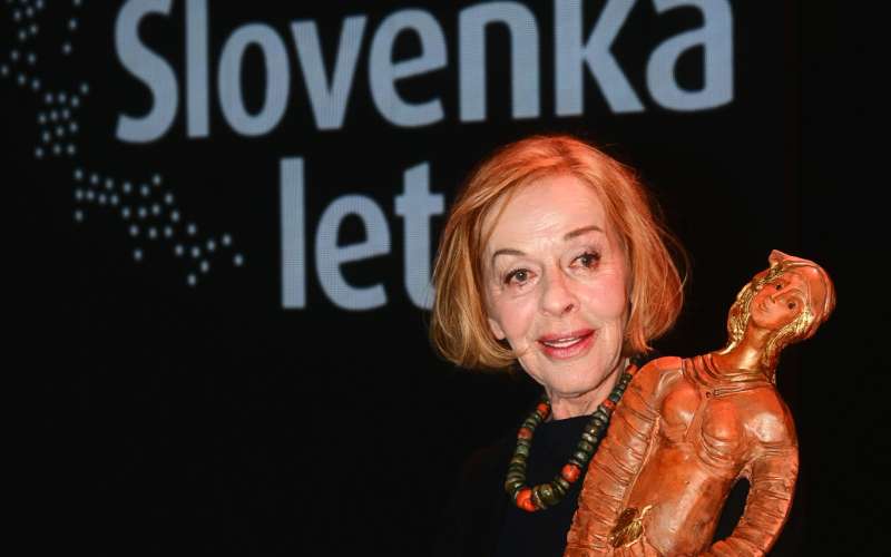 Letošnje nominiranke za Slovenko leta 2022 v družbi predsednice države Nataše Pirc Musar.