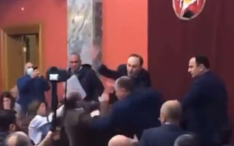 gruzija, parlament, pretep