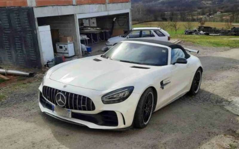 mercedes roadster.jpg