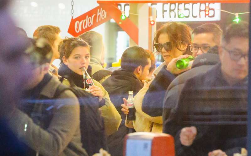 Suri Holmes, Katie Holmes