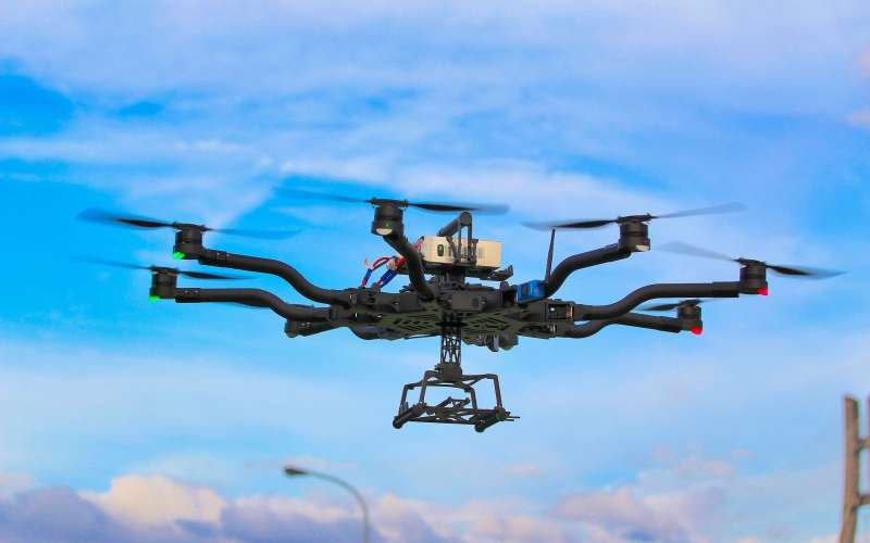 drone-7376208_1920.jpg