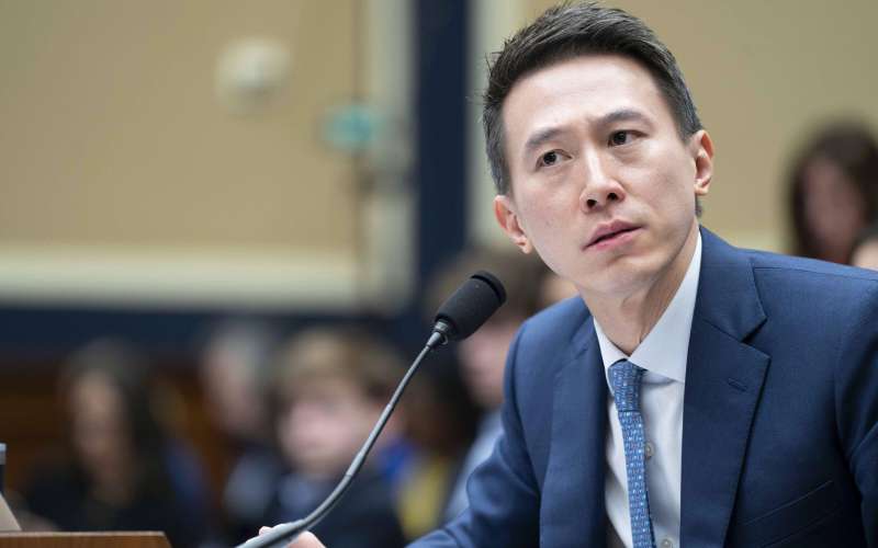 Shou Zi Chew, direktor družbe TikTok je odgovarjal tudi na precej bizarna in nerazumljiva vprašanja.