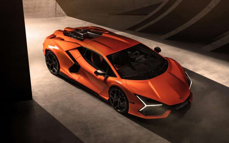 Lamborghini revuelto 2023