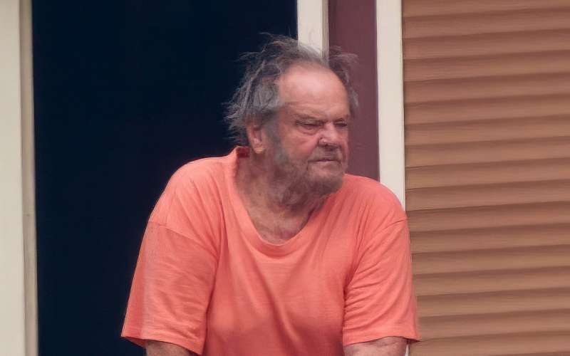 85-letni Jack Nicholson je videti nekoliko utrujen.