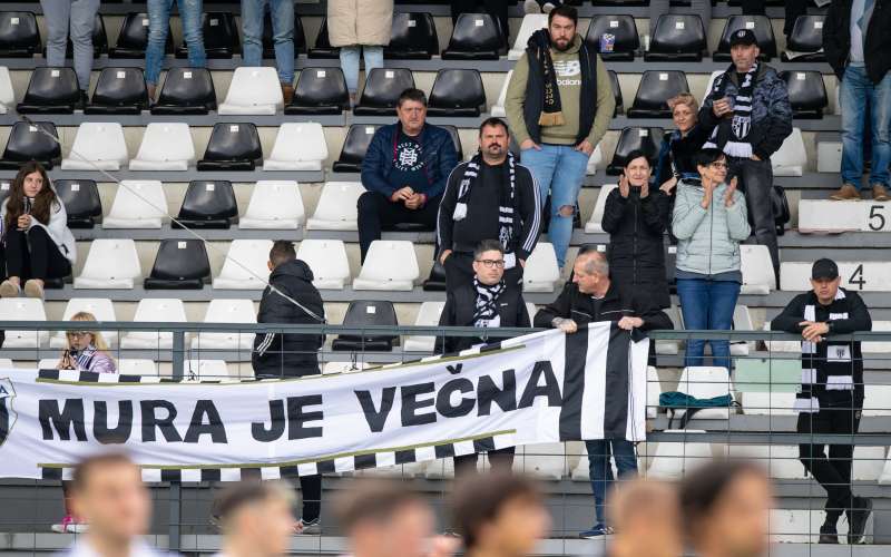mura, radomlje, gledalci, tribune
