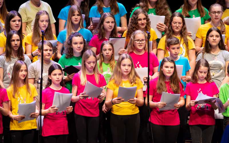 koncert, od-rocka-do-popa, mladinski-pevski-zbor