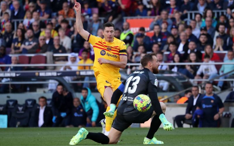 oblak lewandowski barcelona atletico.jpg