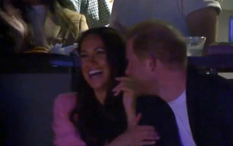 Meghan Markle zavrnila možev poljub.jpg