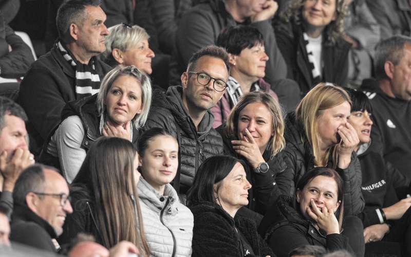 mura, bravo, gledalci, tribune