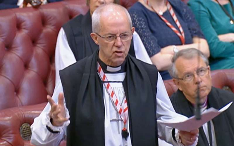 Cantenburyjski nadškof Justin Welby bo segel res globoko v žep.