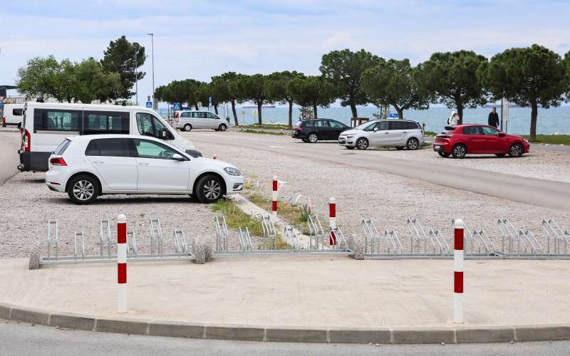 113-parkingKP.JPG