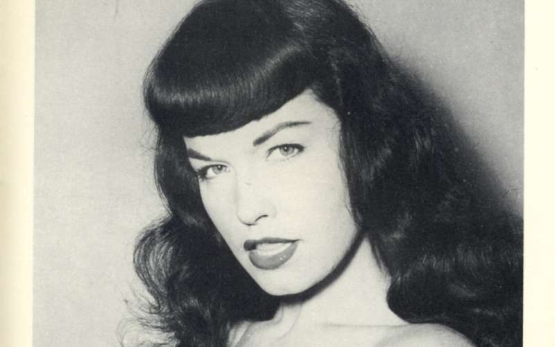 Kraljica pin-upov iz 50. let: Bettie Page je postala ikona popularne kulture s svojimi pin-up fotogr