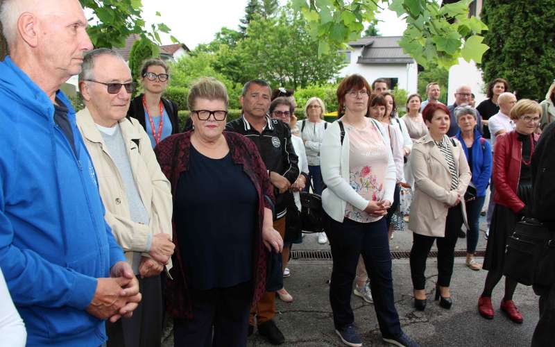 pisarna01.jpg