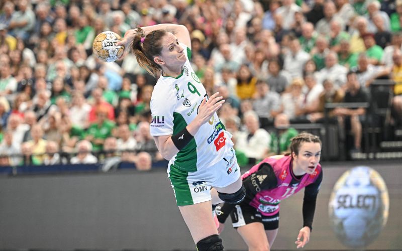ana gros.jpg