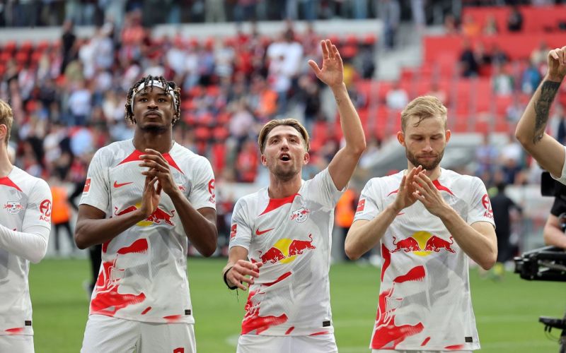 Mohamed Simakan, Kevin Kampl, Konrad Laimer.jpg