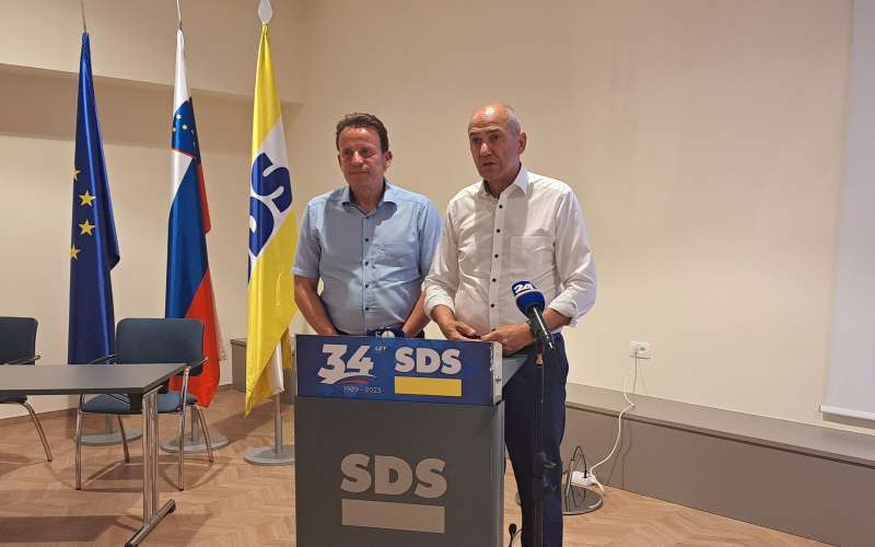 Bojan Šrot, Janez Janša