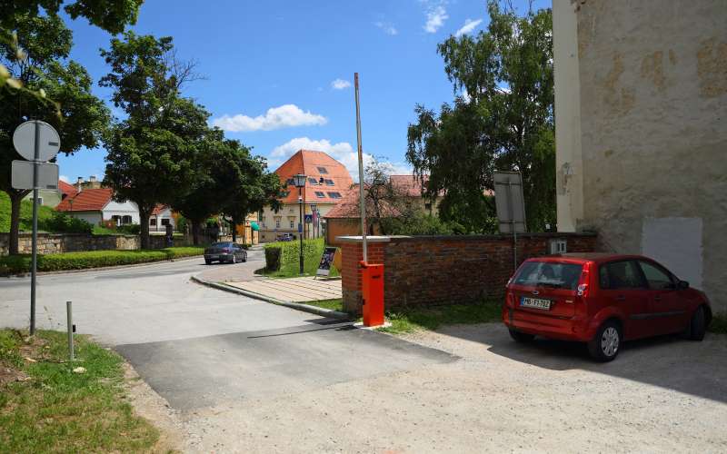 cg_knjiznica_parkirisce_dominikanec.jpg