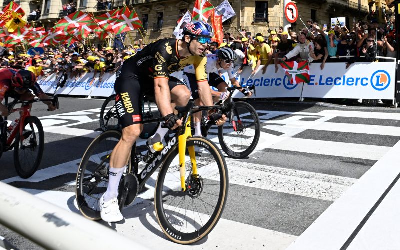 pogacar van aert.jpg