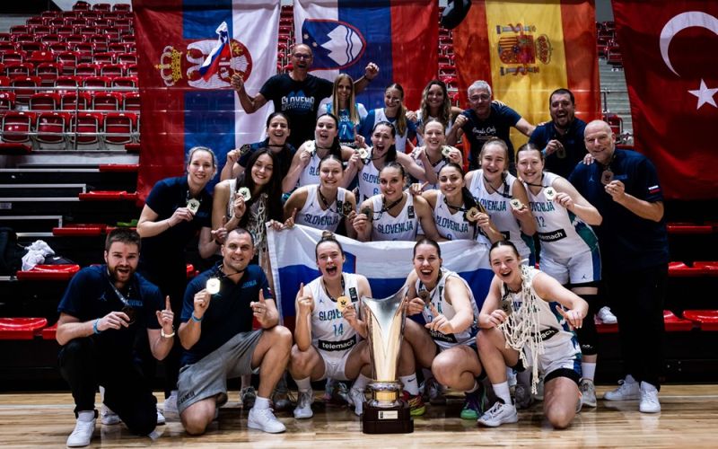 slovenija u18.jpg