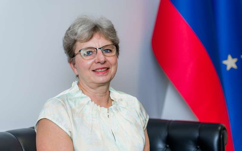 IRENA ŠINKO, ministrica za kmetijstvo, gozdarstvo in prehrano