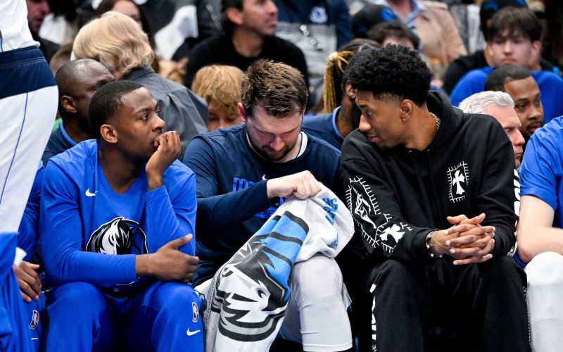 McKinley Wright IV luka doncic.jpg