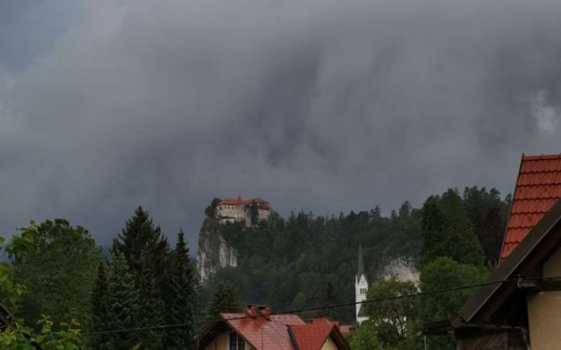nevihta, bled, 1.8.2023.jpg