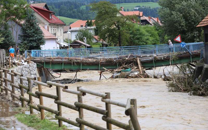 prevalje neurje poplave skoda gasilci pl.JPG