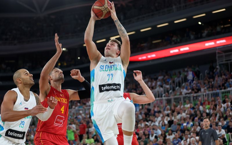 luka doncic slovenija af.JPG