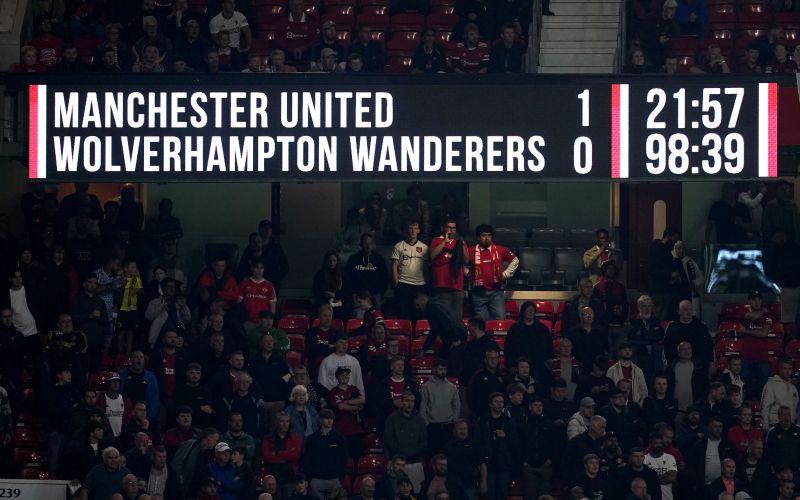 man utd wolves.jpg