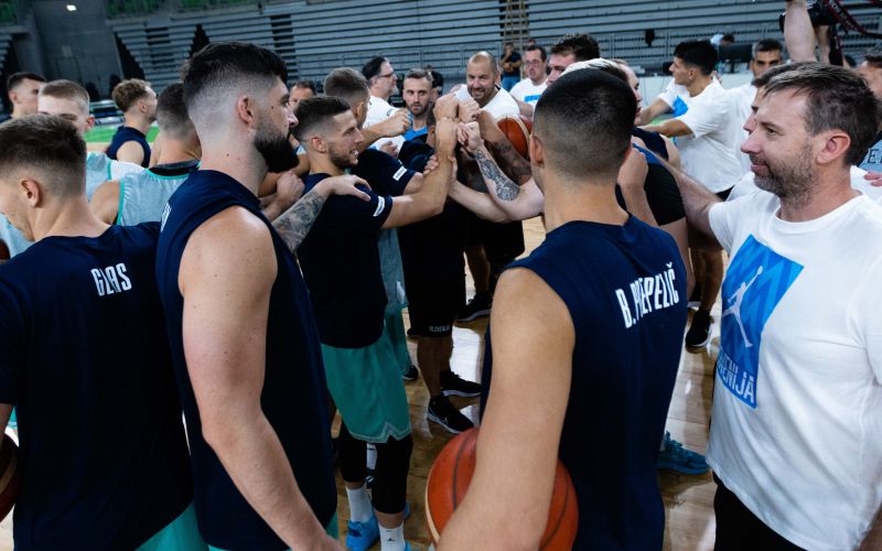 slovenija kosarka trening.jpg