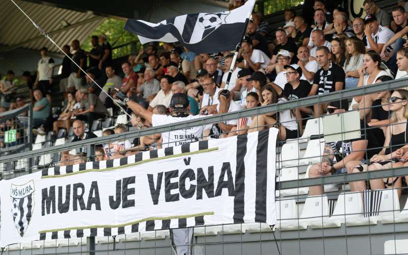 mura, radomlje, gledalci, tribuna