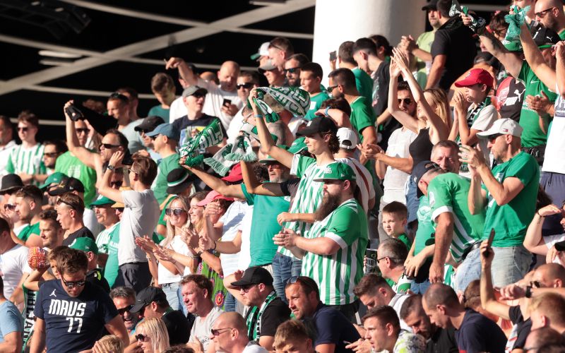 olimpija navijaci stozice.JPG