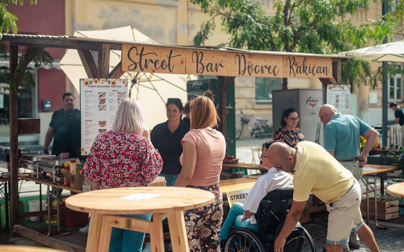 sočna-vilica, fast-food, hitra-hrana