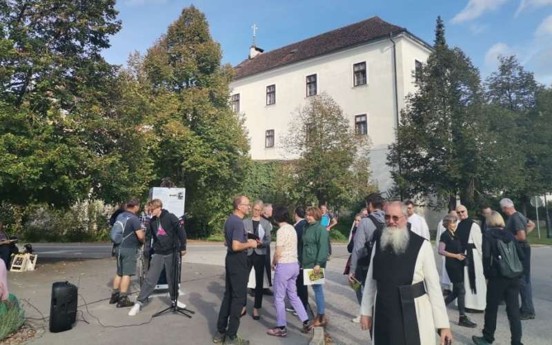 _pohodniska_pot__1_.jpg