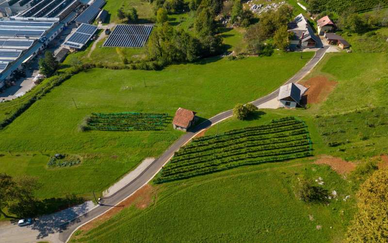 asfaltiranje_javne_poti_na_vajdovi_ulici___odcep_padar___dron_.jpg