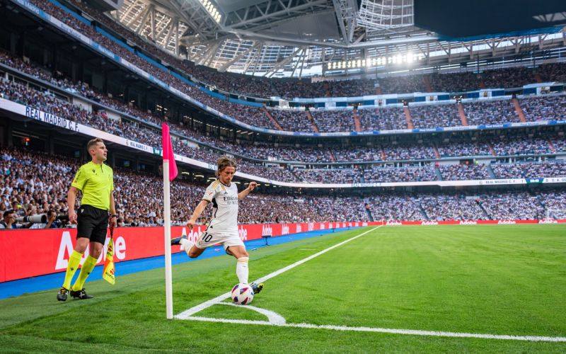 real madrid modric bernabeu.jpg