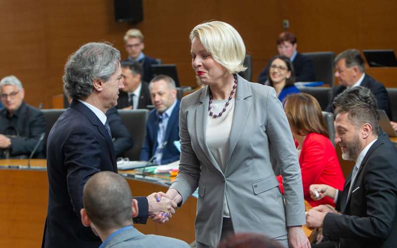 urška klakočar zupančič, robert golob.jpg
