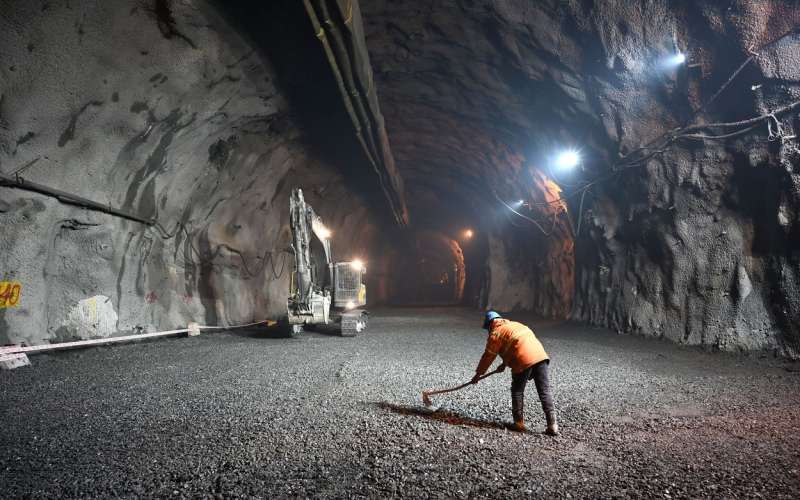 tunel, indija