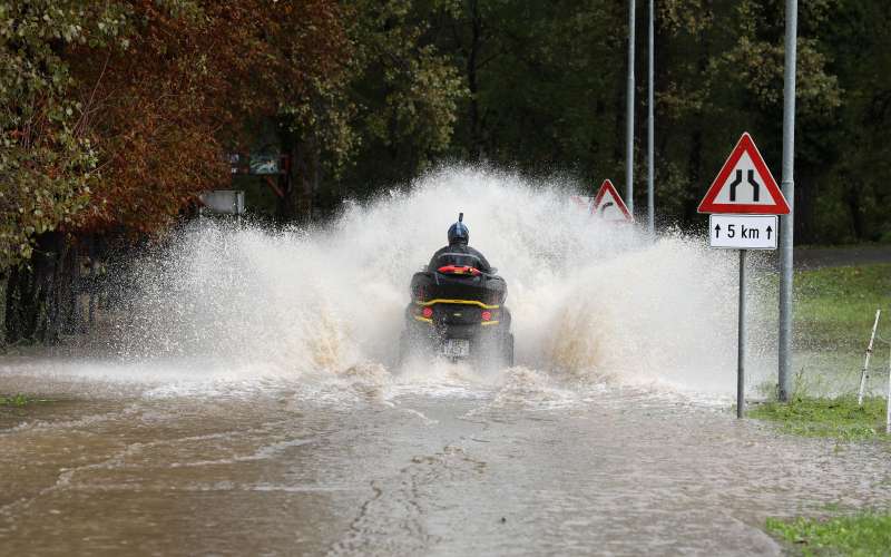 poplave, brod na kolpi