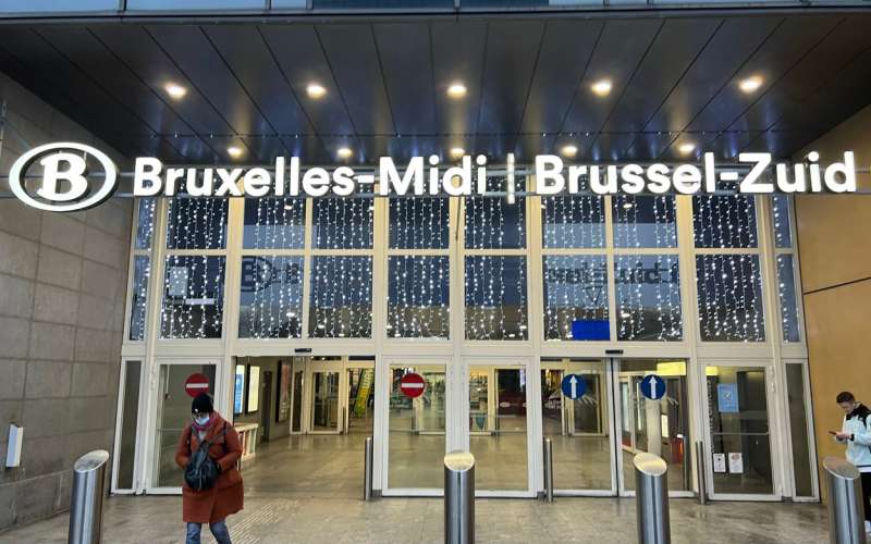 bruselj, železniška postaja.jpg