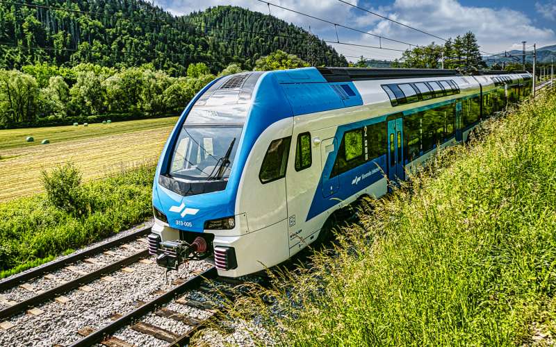 slovenija, slovenske-železnice, železnice, vlaki, pot-z-vlakom, vožnja-z-vlakom