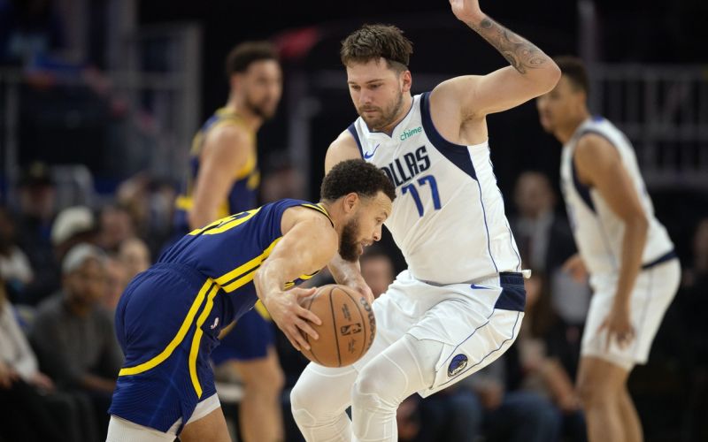 doncic curry.jpg