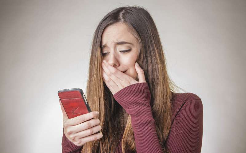 deklica, najstnica, telefon