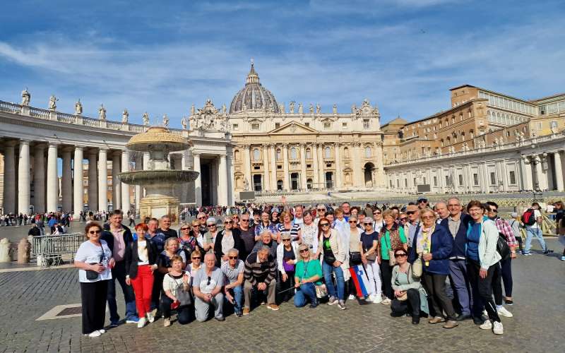 Nepozaben izlet Veseljakov v Rim in Vatikan