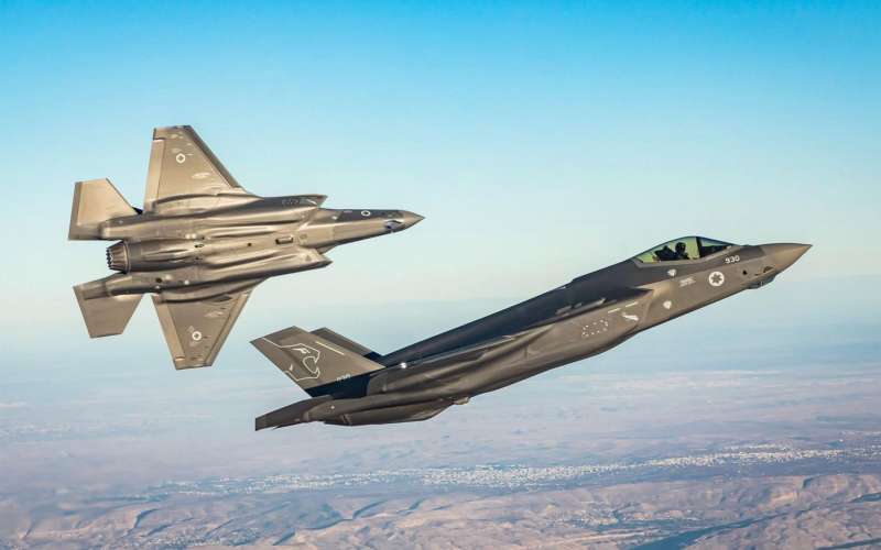 Izraelski lovci F-35. - Iranski predsednik Ebrahim Raisi je Izraelu zagrozil z "bolečim odgovorom" .
