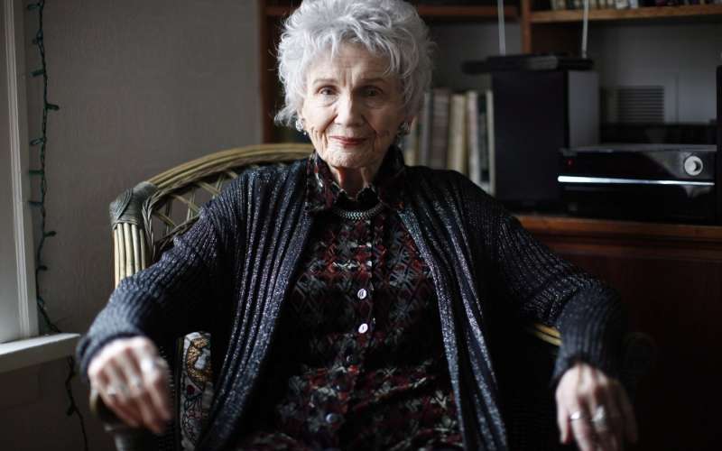 alice-munro-2013.jpg