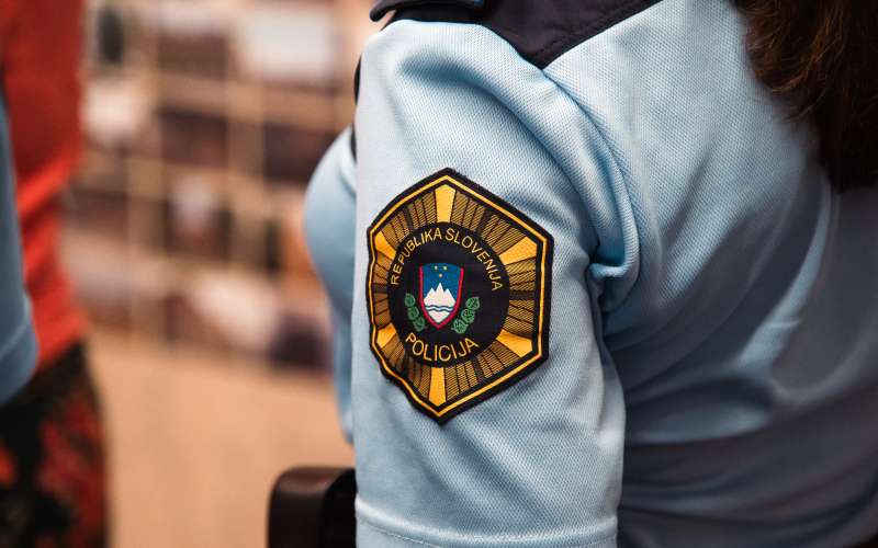 simbolična, policija, 113, našitek, rbznačka, emblem, ministrstvo-za-notranje-zadeve